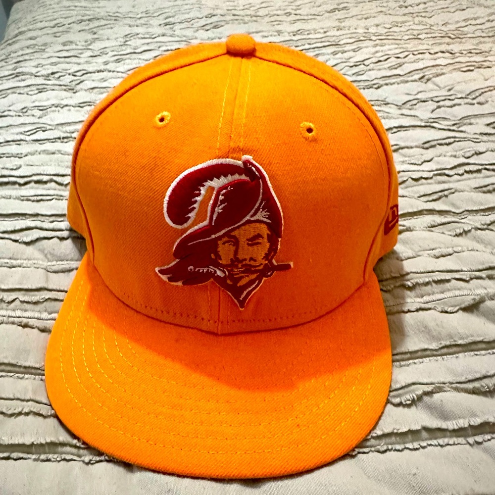 Tampa Bay Buccaneers Fitted Hat - New Era - 7 1/4